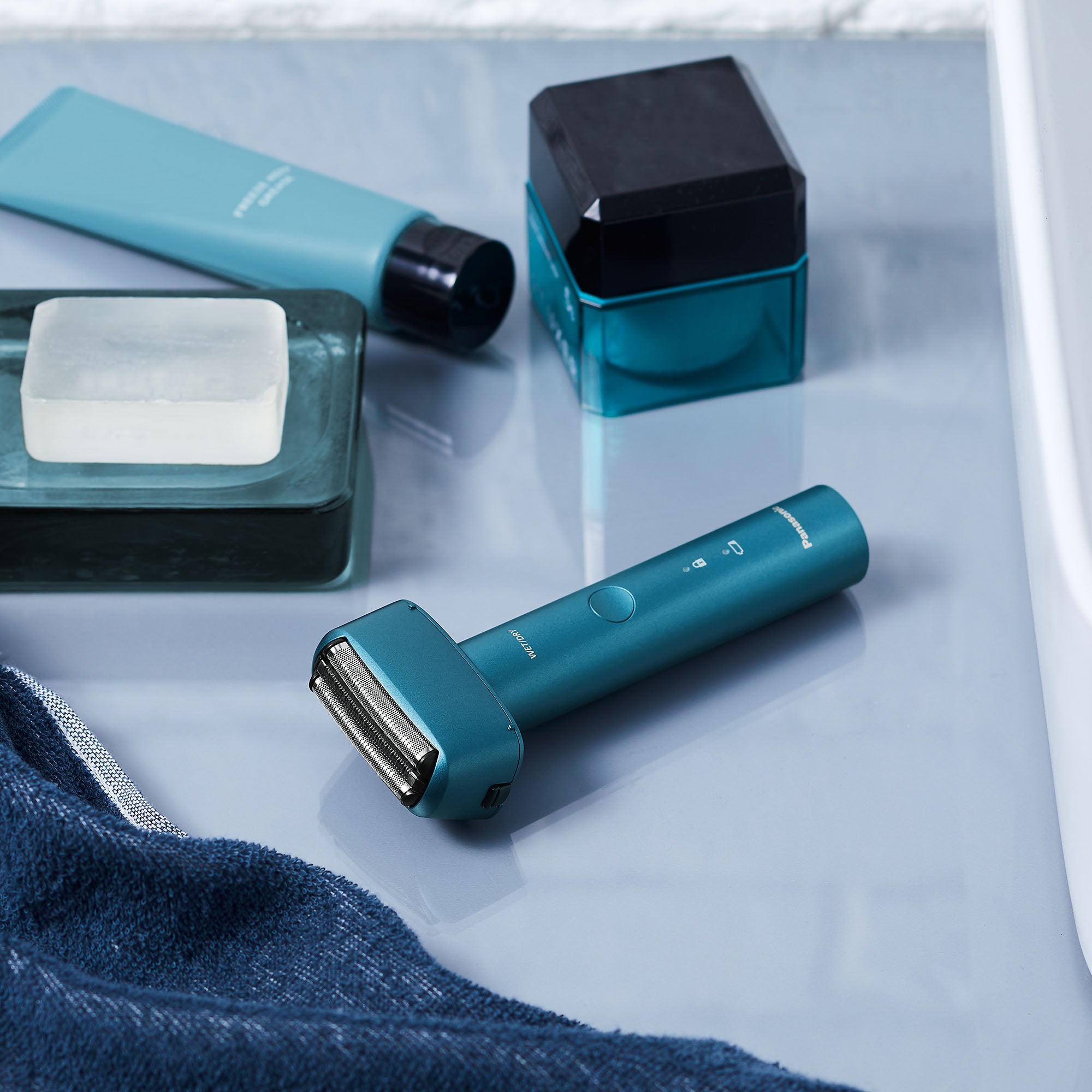 ARC3 Men's 3-Blade Electric Razor